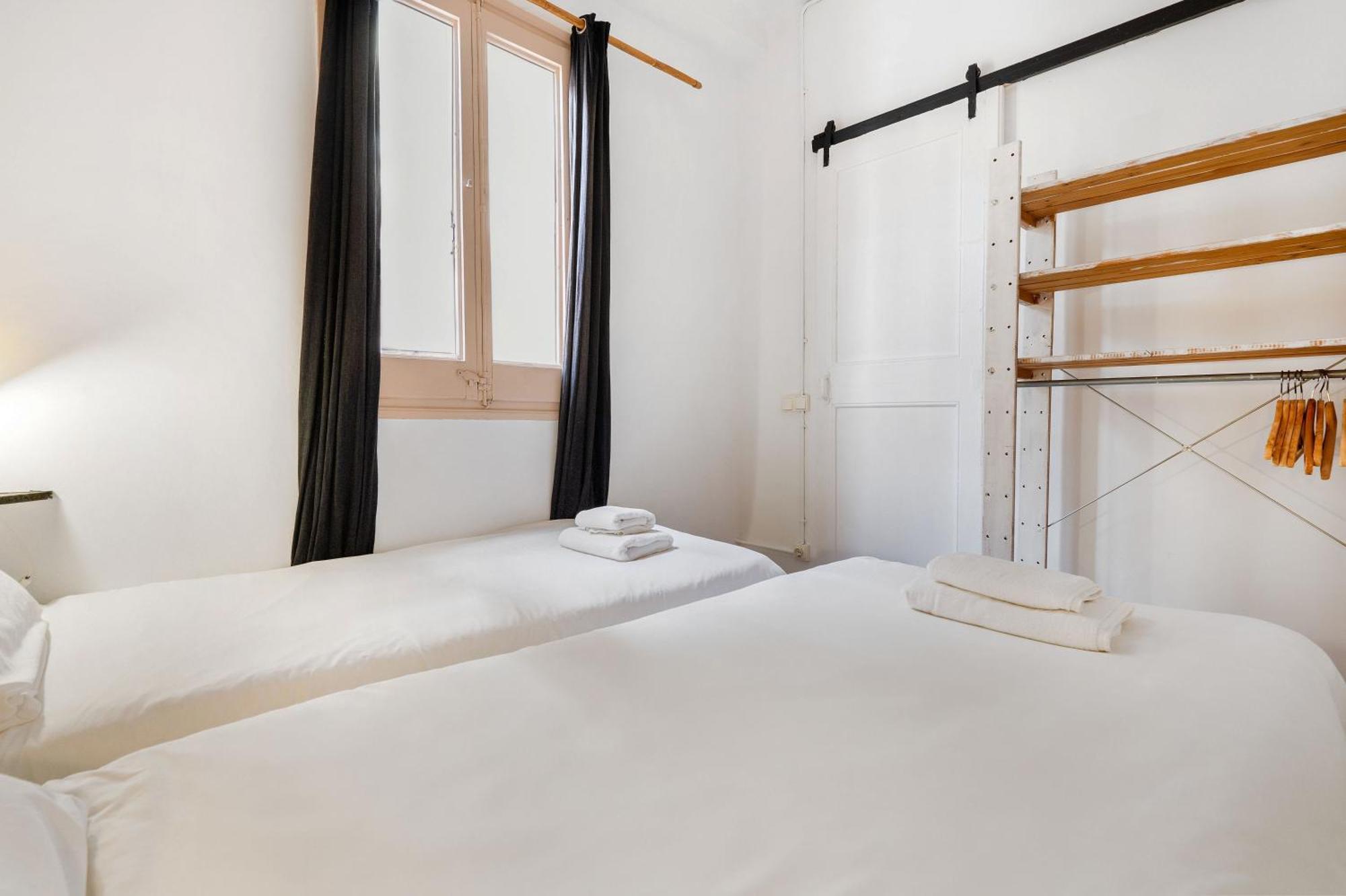Fridays Flats Retro Chic In Poble Sec Apartment Barcelona Bagian luar foto